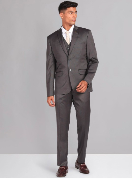 Men Solid Single-Breasted Three Piece Suit